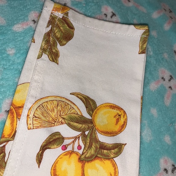 High Rise Lemon pants 🍋 - Picture 9 of 13